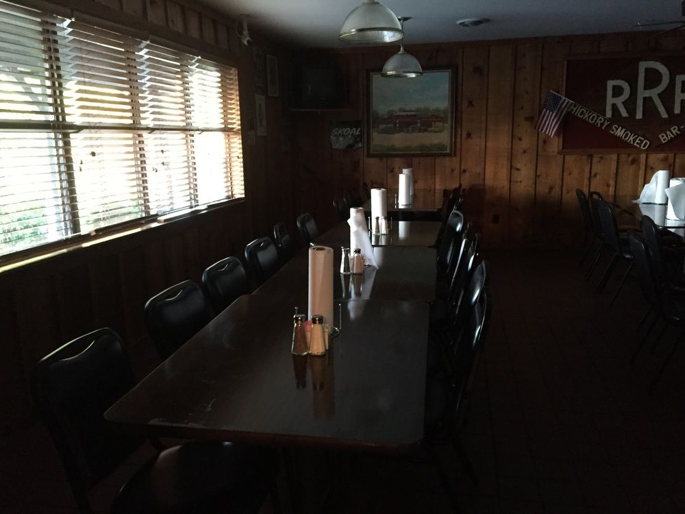 Full Service Restaurant Real Estate in North Alabama on Major Artery: 2940 Veterans Dr, Scottsboro, AL 35769